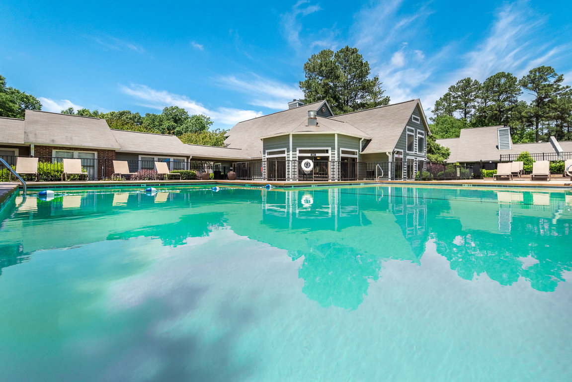 Carrboro, NC Apartments Rock Creek Residents